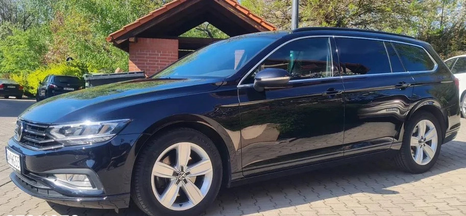 Volkswagen Passat cena 99900 przebieg: 135000, rok produkcji 2019 z Wrocław małe 529